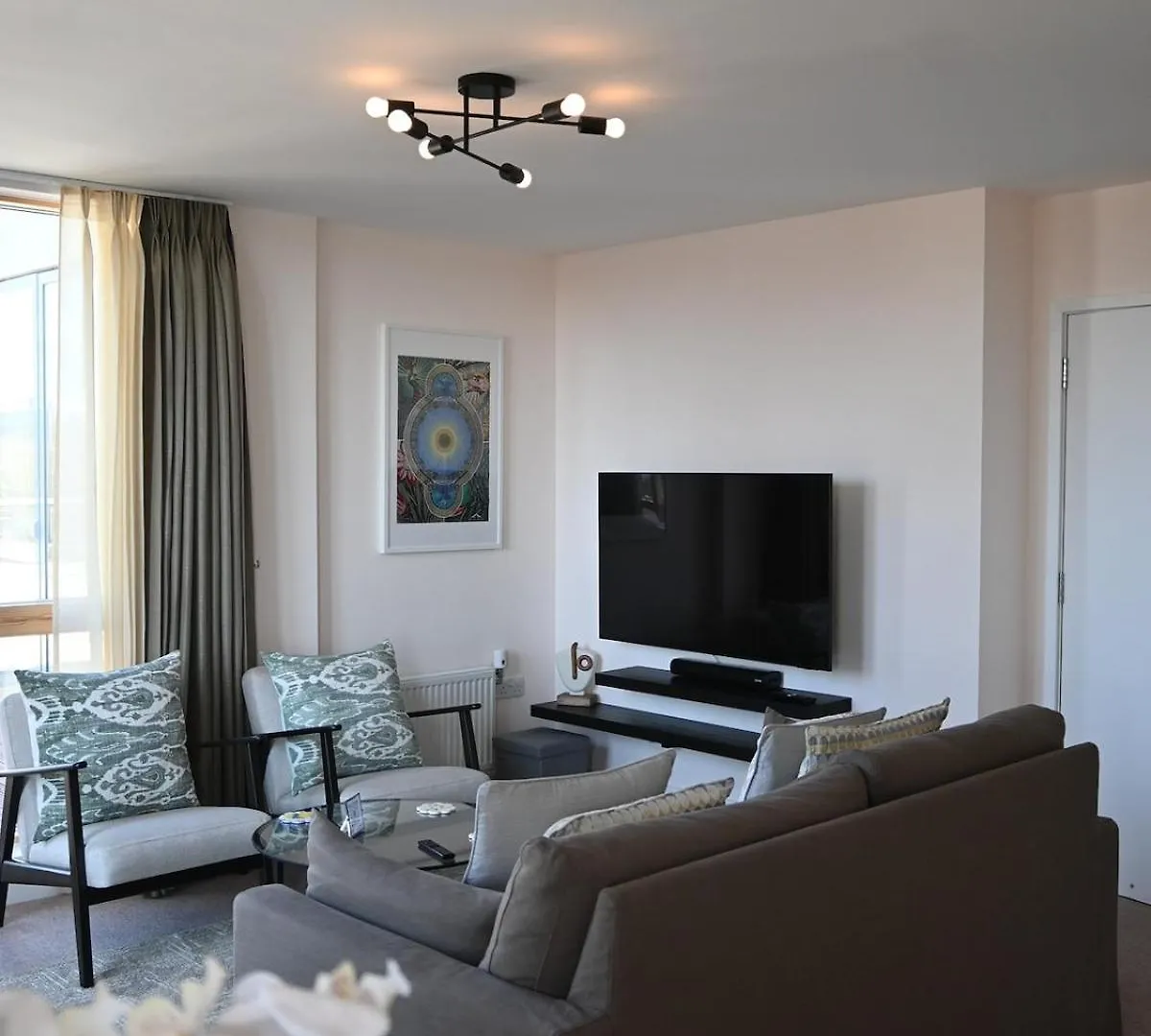 Spacious Seaside Apartment With Terrace, Kemptown Hove 0*,  Großbritannien